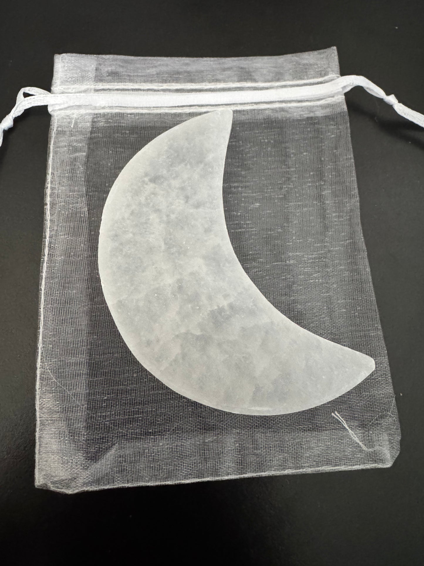 Crescent shaped selenite